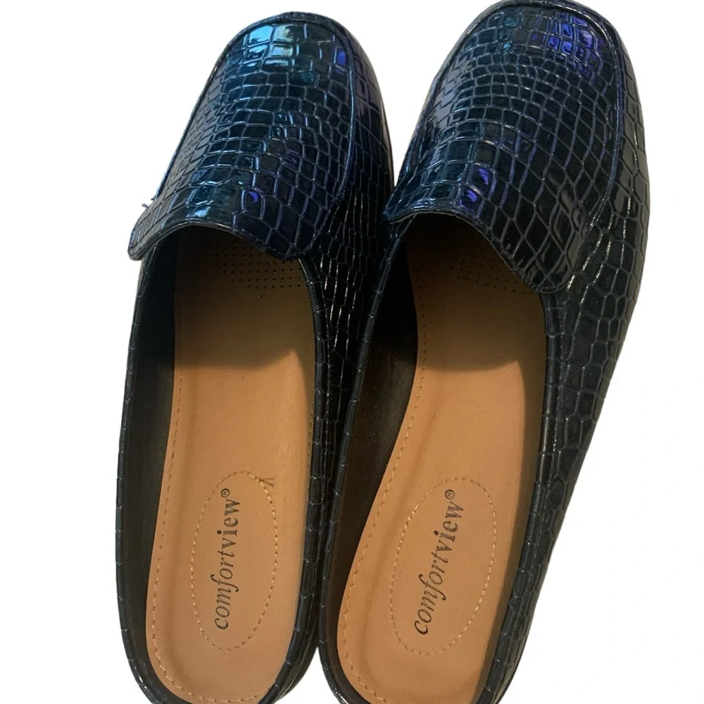Ladies Comfortview Slip On Shoes Size 9WW Navy Blue